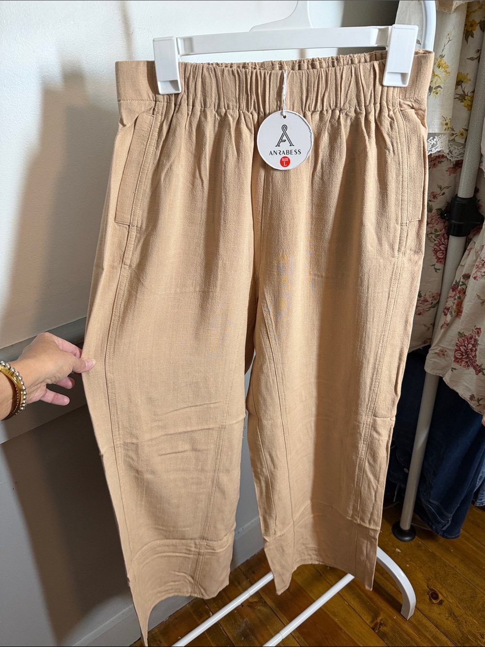 Women’s Tan Elastic-Waist Casual Pants